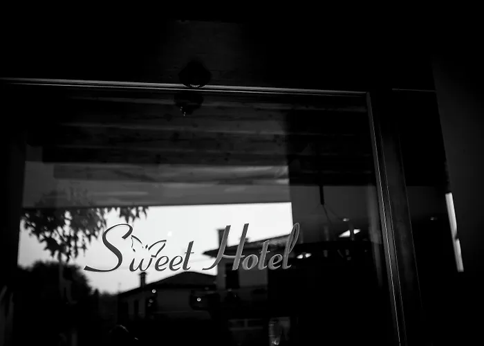 Sweet Hotel