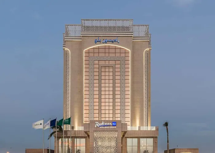 Radisson Blu , Corniche