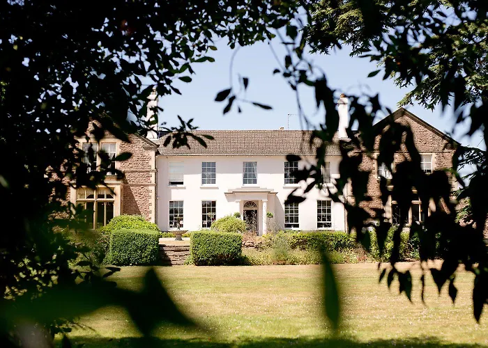 Glewstone Court Country House Hotel