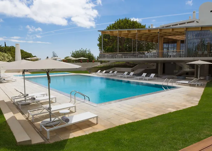 Ozadi Tavira Hotel