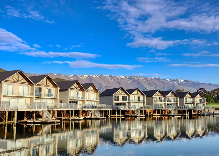 Lake Resort By Marsden Cromwell