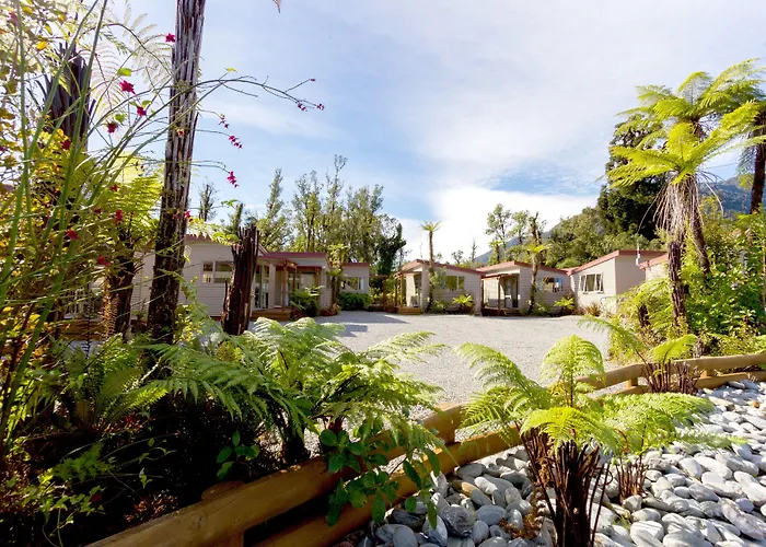 10 Cottages Franz Josef