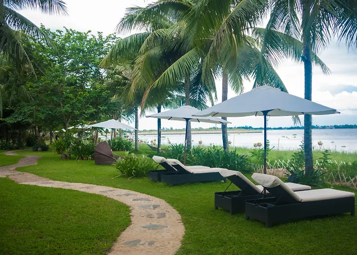 Vinh Hung Riverside Resort & Spa