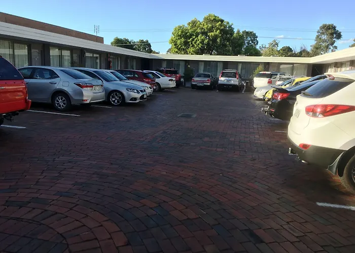 Mcivor Motor Inn