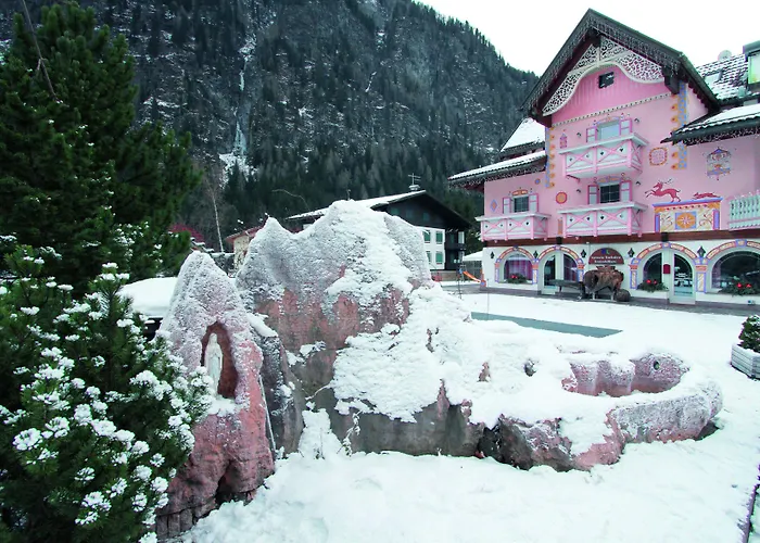 Hotel Soreghes Gran Chalet Campitello di Fassa