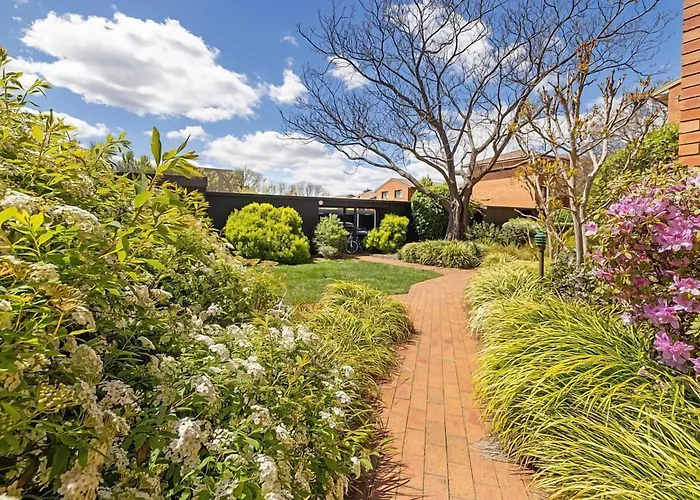 Oxley Court Serviced Apartments