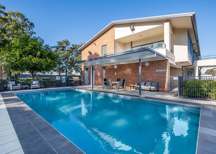 Hawkesbury Race Club Motel
