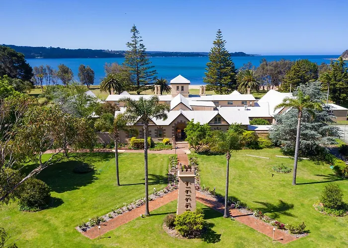 Seahorse Inn Hotel & Villas