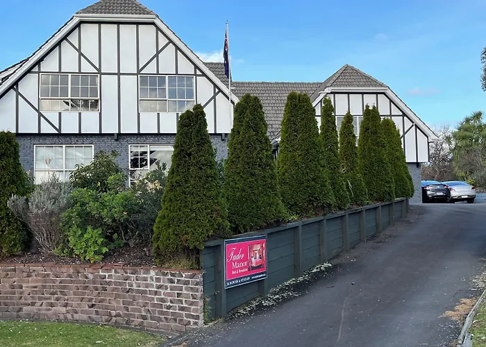 Tudor Manor Bed & Breakfast