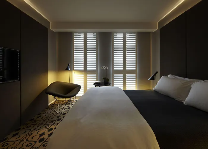 Burbury Hotel & Apartments