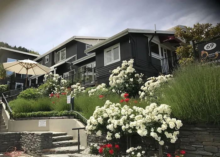 Queenstown House Bed & Breakfast And Apartments