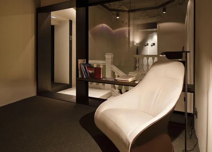 Caro Hotel