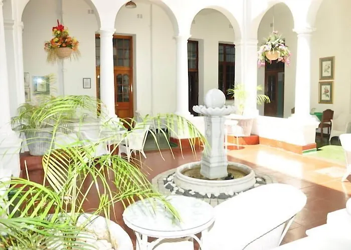 Bulawayo Club Hotel