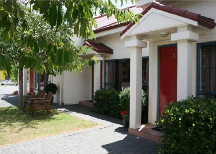 Aubyn Court Spa Motel