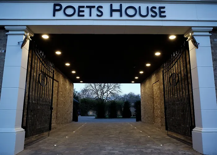Poets House Hotel Ely
