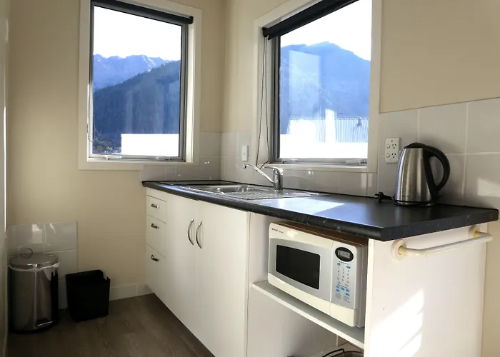 Caples Court Motel & Apartments Queenstown