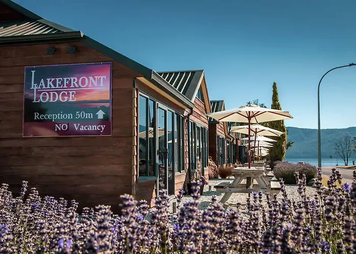 Lakefront Lodge