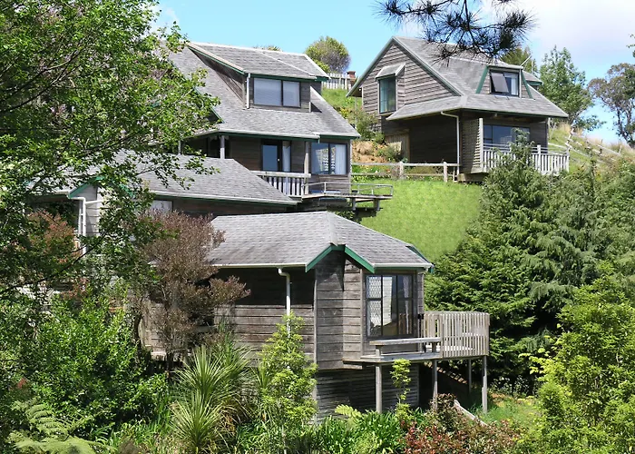 Grafton Cottage & Chalets