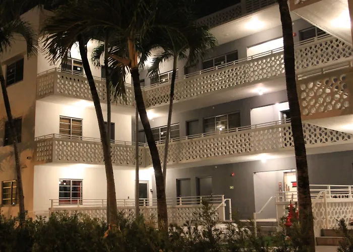 Hotel Gaythering - Gay Hotel - All Adults Welcome