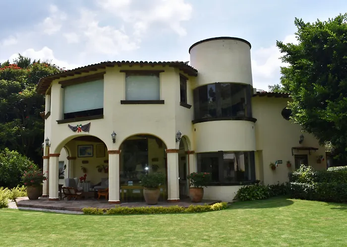 Casa Bugambilia, Un Pequeño Hotel en Tepoztlán