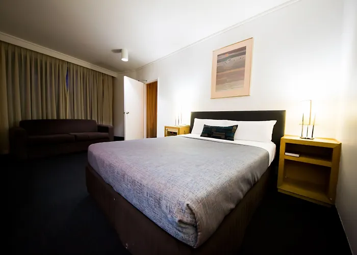 Sandown Regency Hotel & Apartments