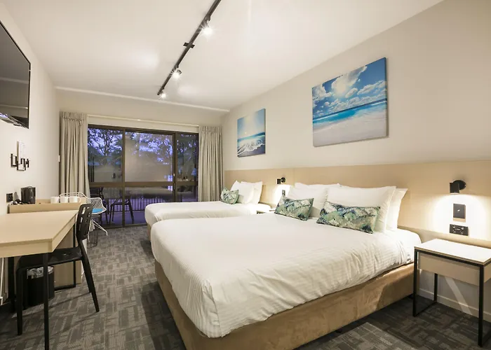 Nightcap At Kawana Waters Hotel