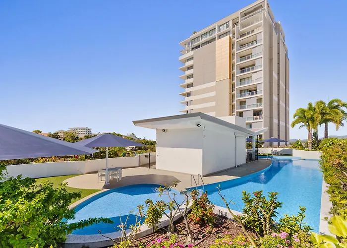 Dalgety Apartments