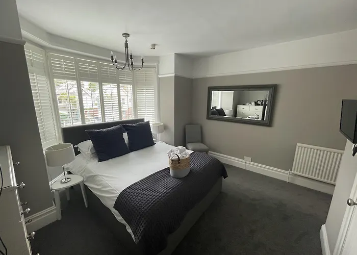 Grosvenor Lodge Guest House