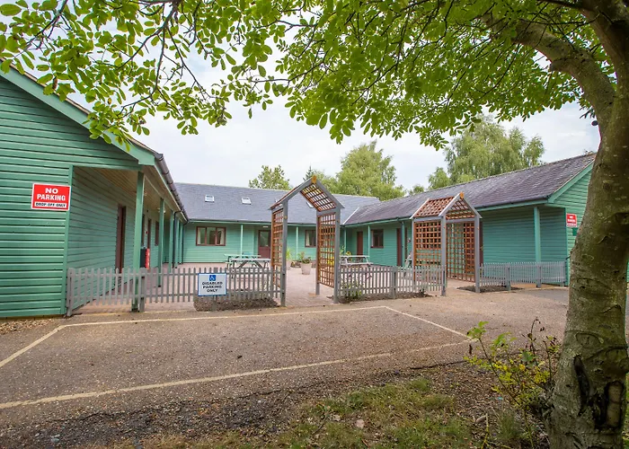 Lakeside Lodge