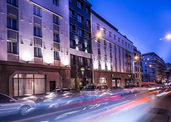 Best Western Plus Suitcase Paris La Defense