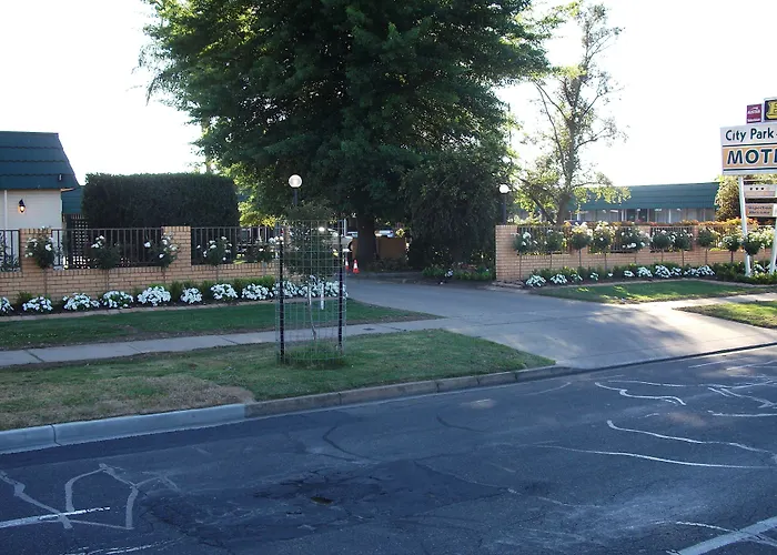 City Park And Apartments