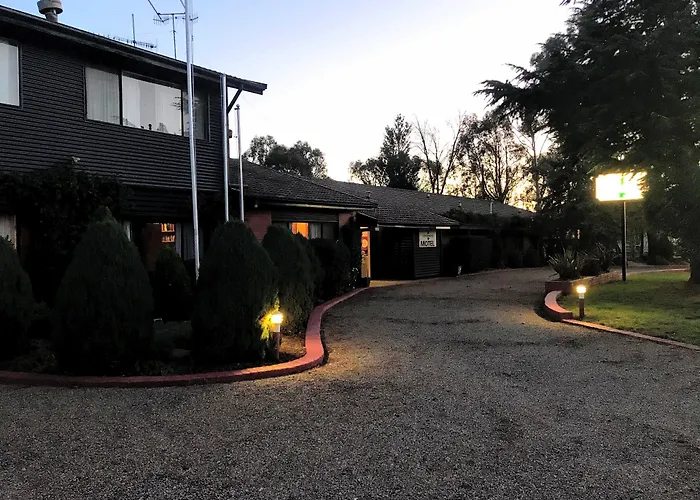 Cottonwood Lodge