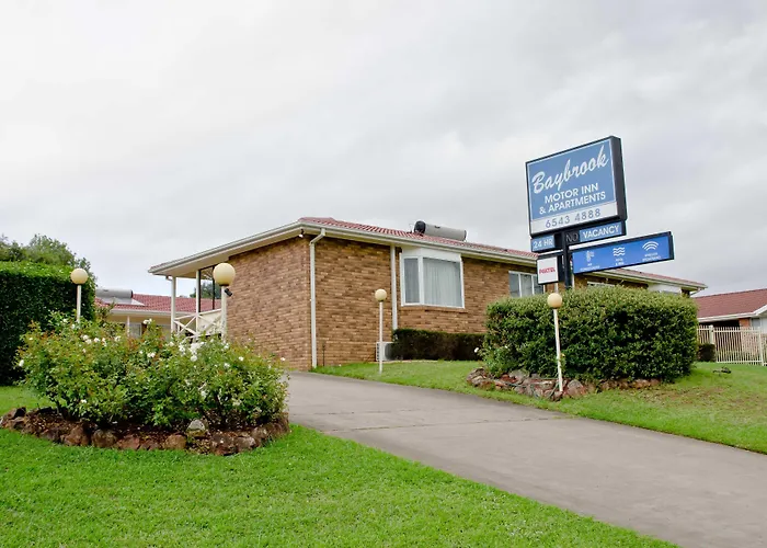 Baybrook Motor Inn