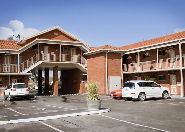 Courtyard Motor Inn