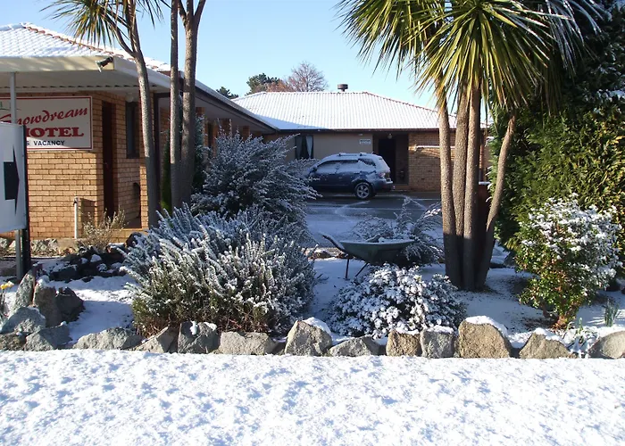 Snowdream Motel