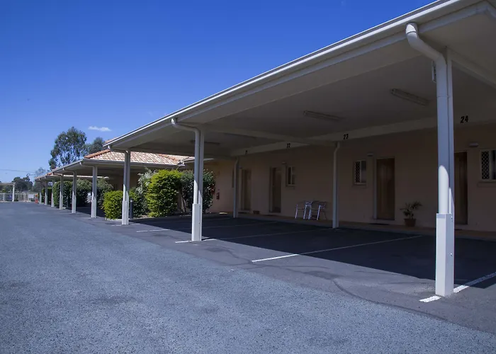 Country Roads Motor Inn