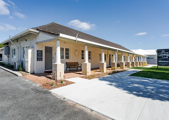 Albany Holiday Units
