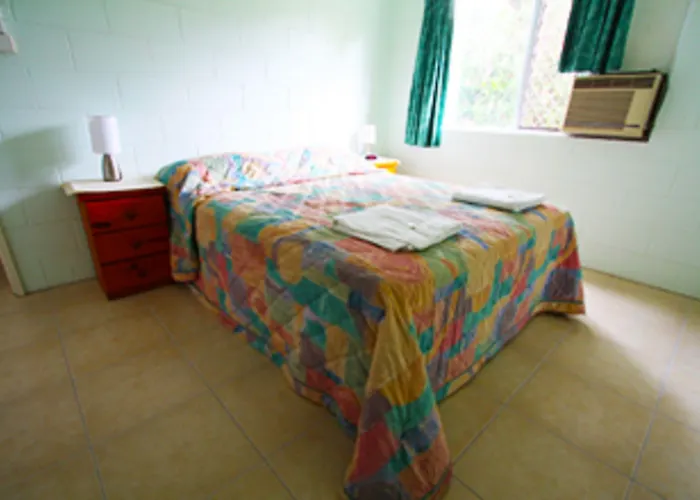 Coral Reef Apartments Cairns