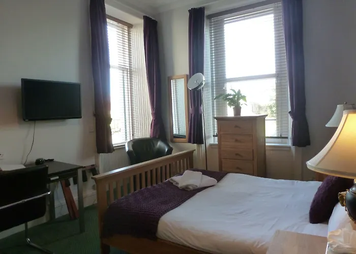 Inn At The Park Hotel