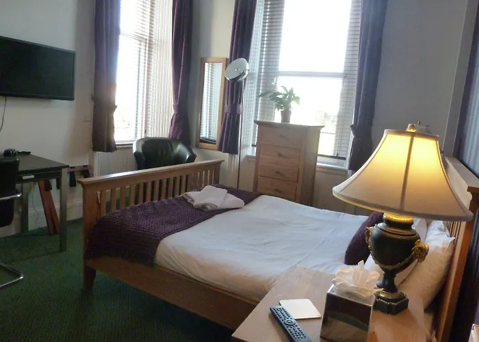 Inn At The Park Hotel
