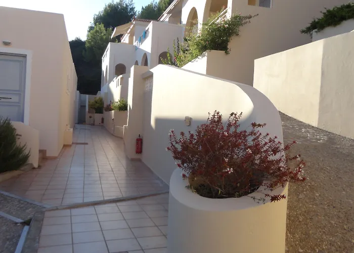 Alonissos Beach Bungalows And Suites Hotel