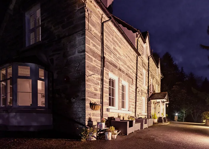 Glyntwrog House