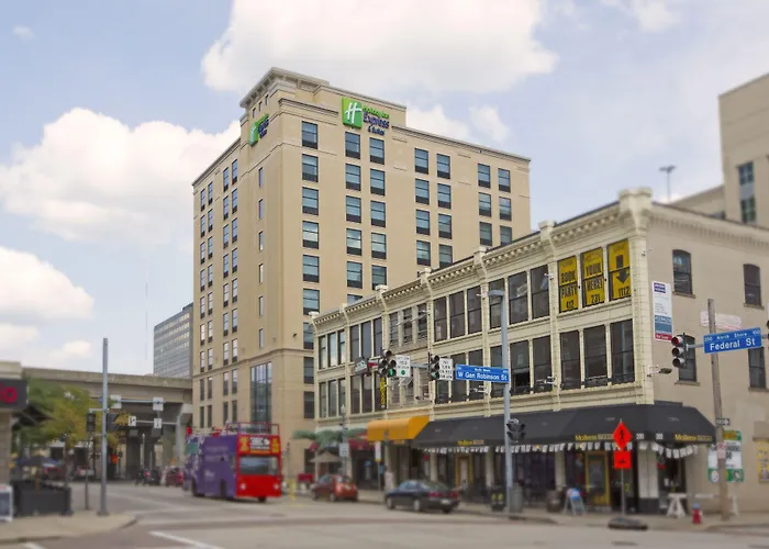 Holiday Inn Express & Suites North Shore By Ihg