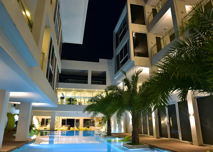 Astoria Current Hotel Manoc-Manoc