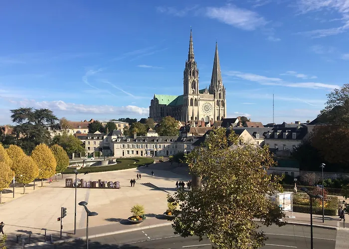 Hôtel Le Boeuf Couronné Chartres - Logis Hotels