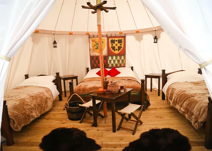 Warwick Castle Hotel & Knight'S Village