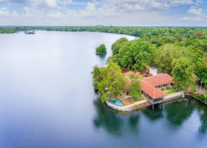 Ekho Lake House - From Colonial Bungalow To Royal Retreat