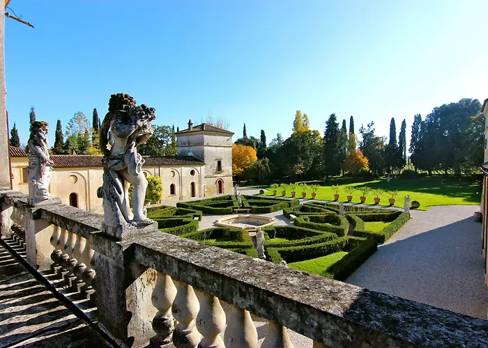 Villa Giona