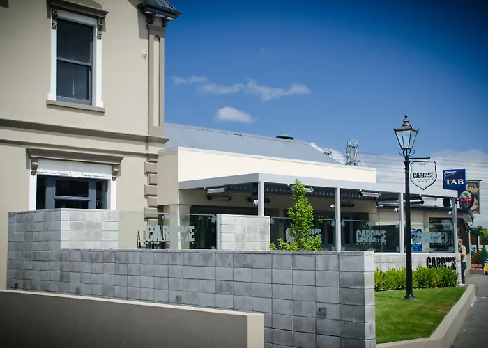 Racecourse Hotel And Motor Lodge