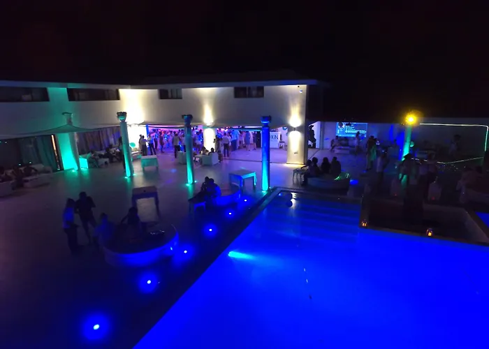 Hotel LIVVO Budha Beach Santa Maria